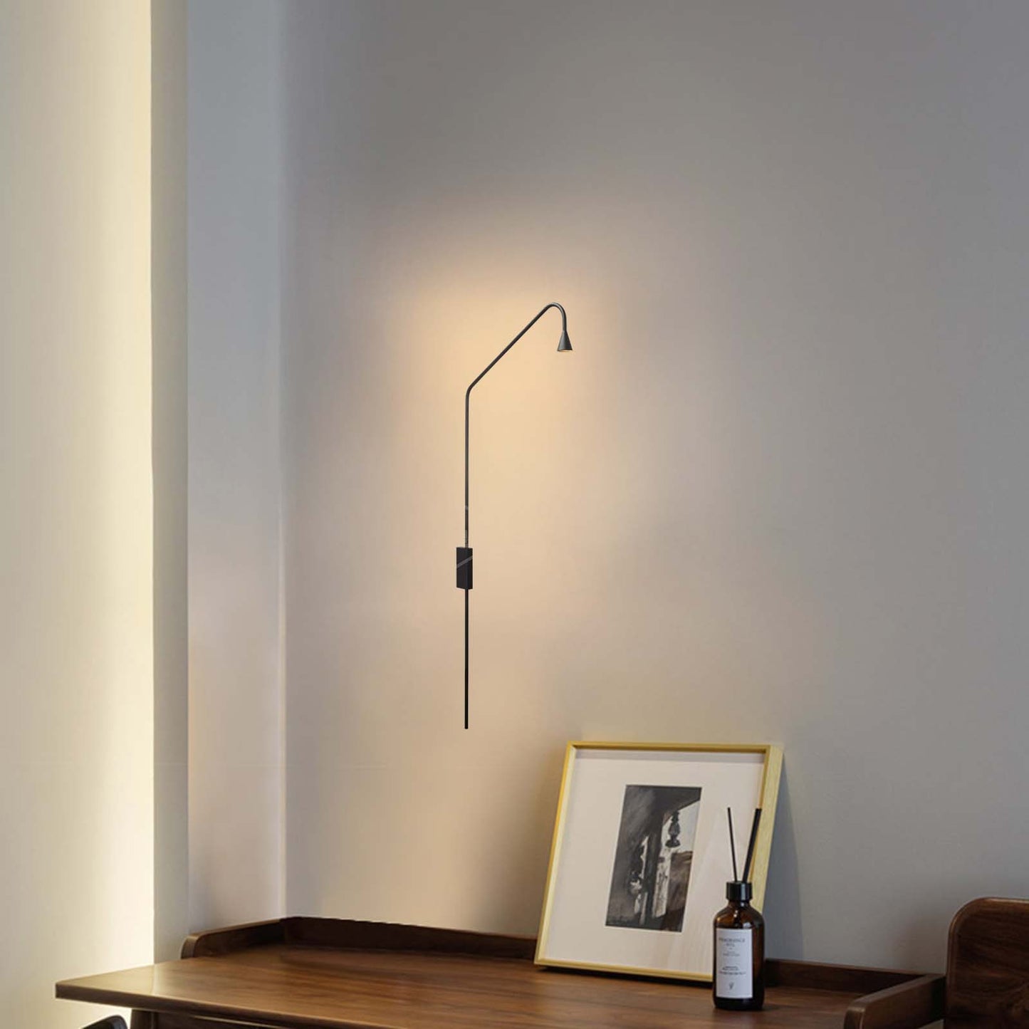 Pureform Minimalist Metal Wall Lamp