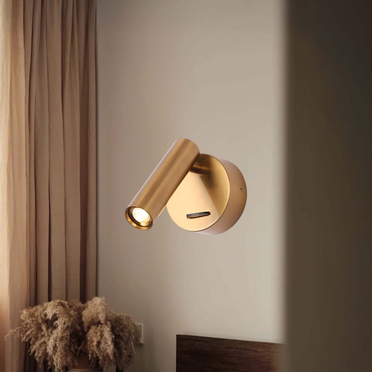 Reading LED Bedroom Minimalist Metal Wall Lamp