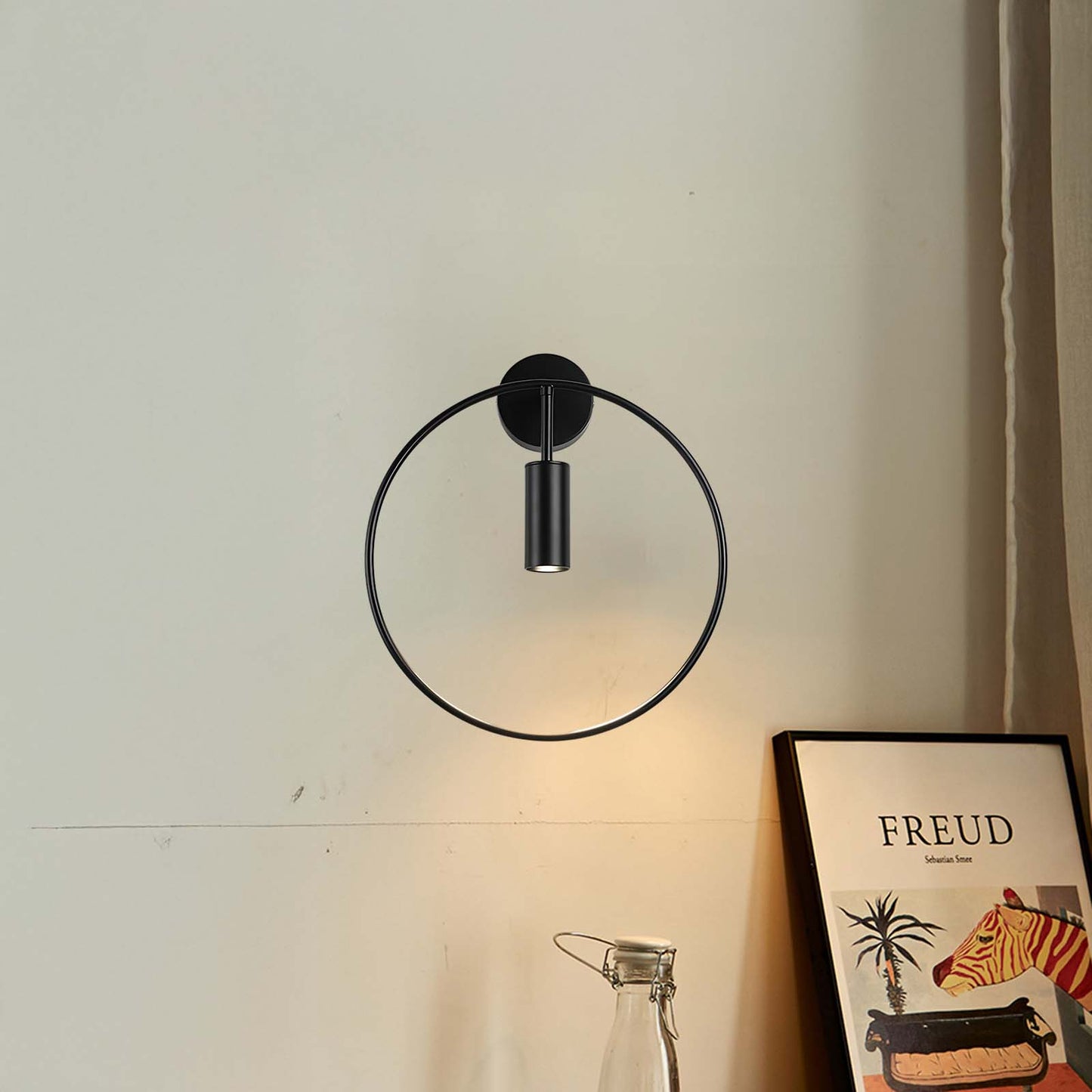 Revolta Modern Metal Wall Lamp