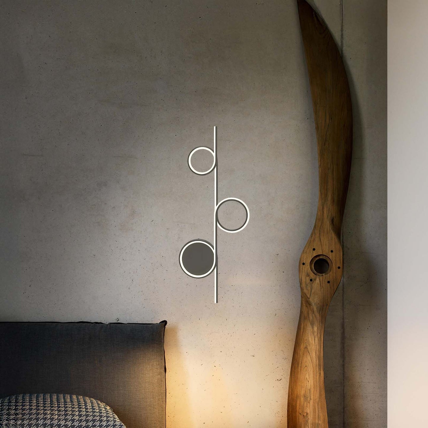 Rhythmic Line Eclectic Metal Wall Light