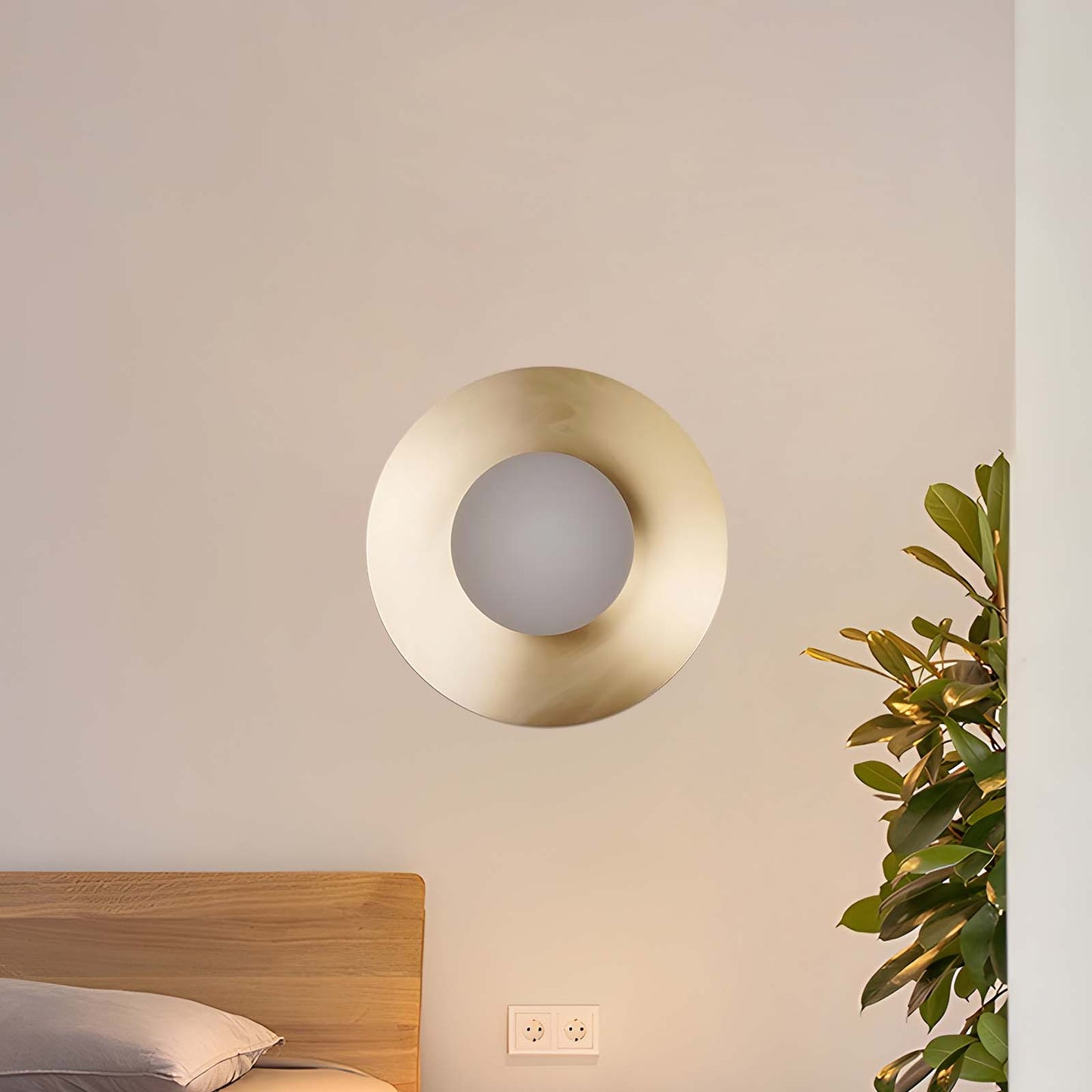 Round Art Contemporary Crystal Wall Lamp