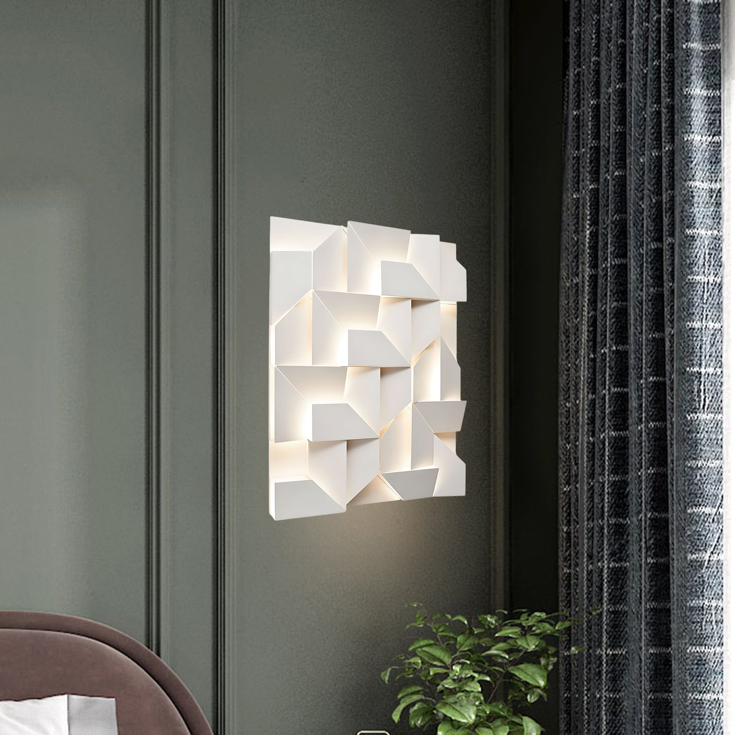 Shadows Grand Sconce