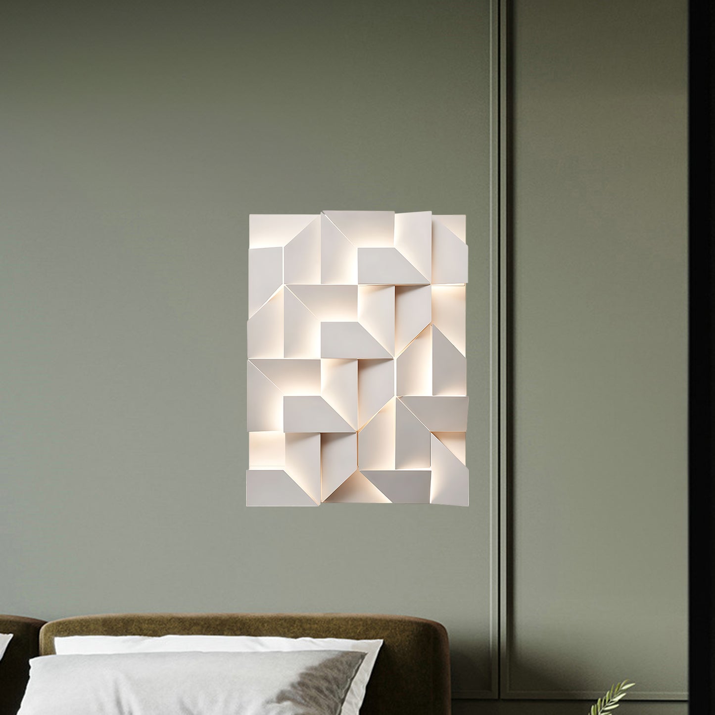 Shadows Grand Sconce