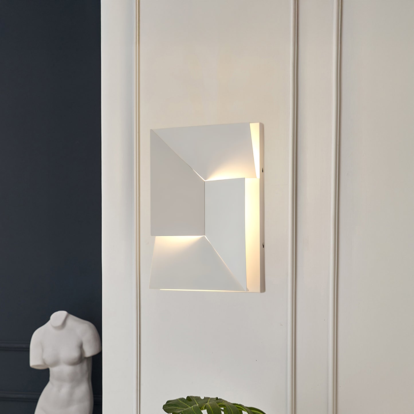 Shadows Grand Sconce