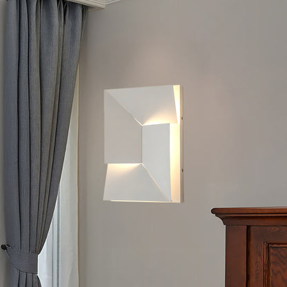 Shadows Grand Sconce