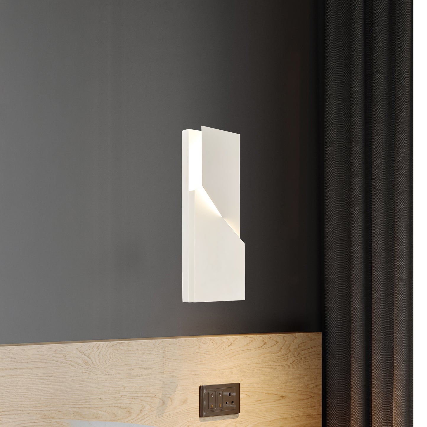 Shadows Rechargeable Grand Sconce