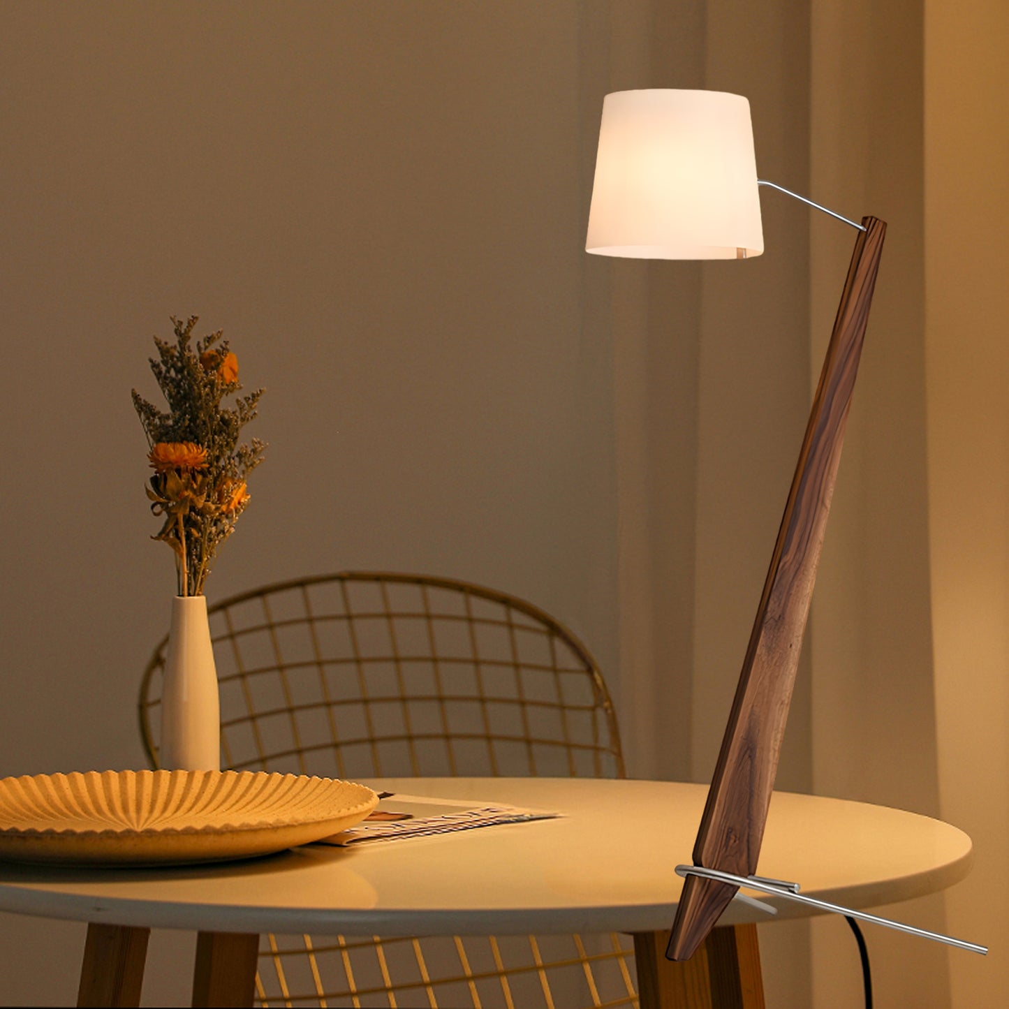 Silva Giant Minimalist Metal Floor Lamp