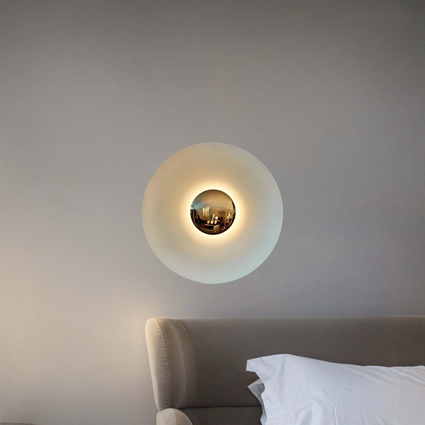 Simplicity Glow Eclectic Metal Wall Light