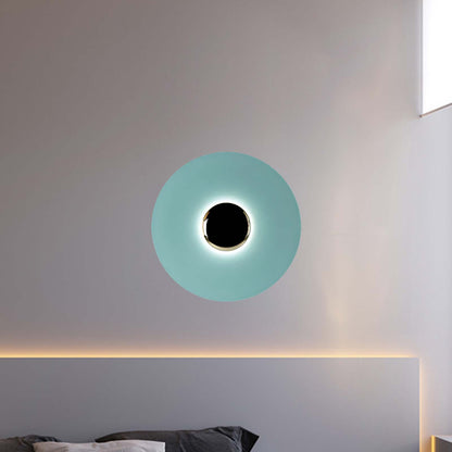 Simplicity Glow Eclectic Metal Wall Light