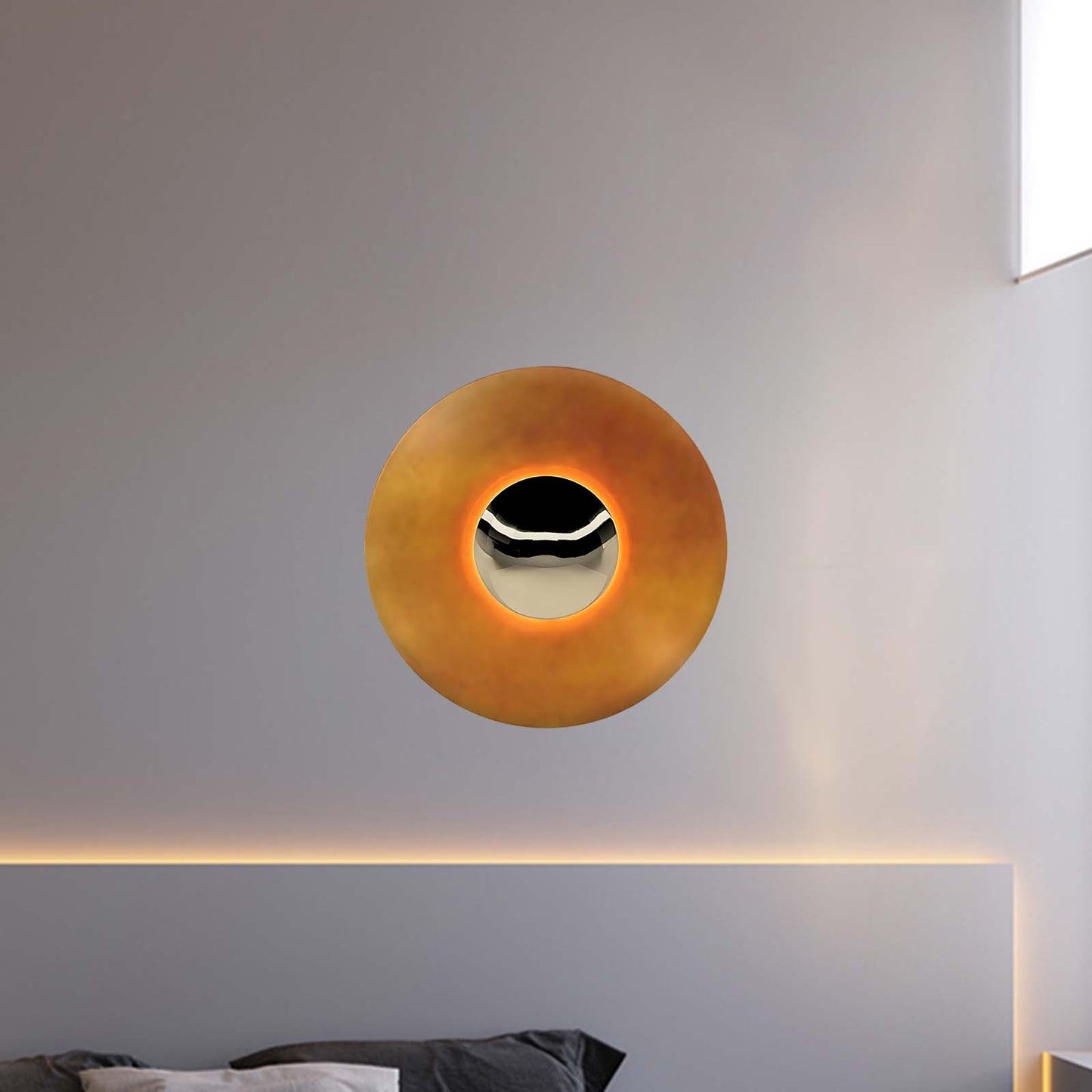 Simplicity Glow Eclectic Metal Wall Light