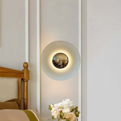 Simplicity Glow Eclectic Metal Wall Light