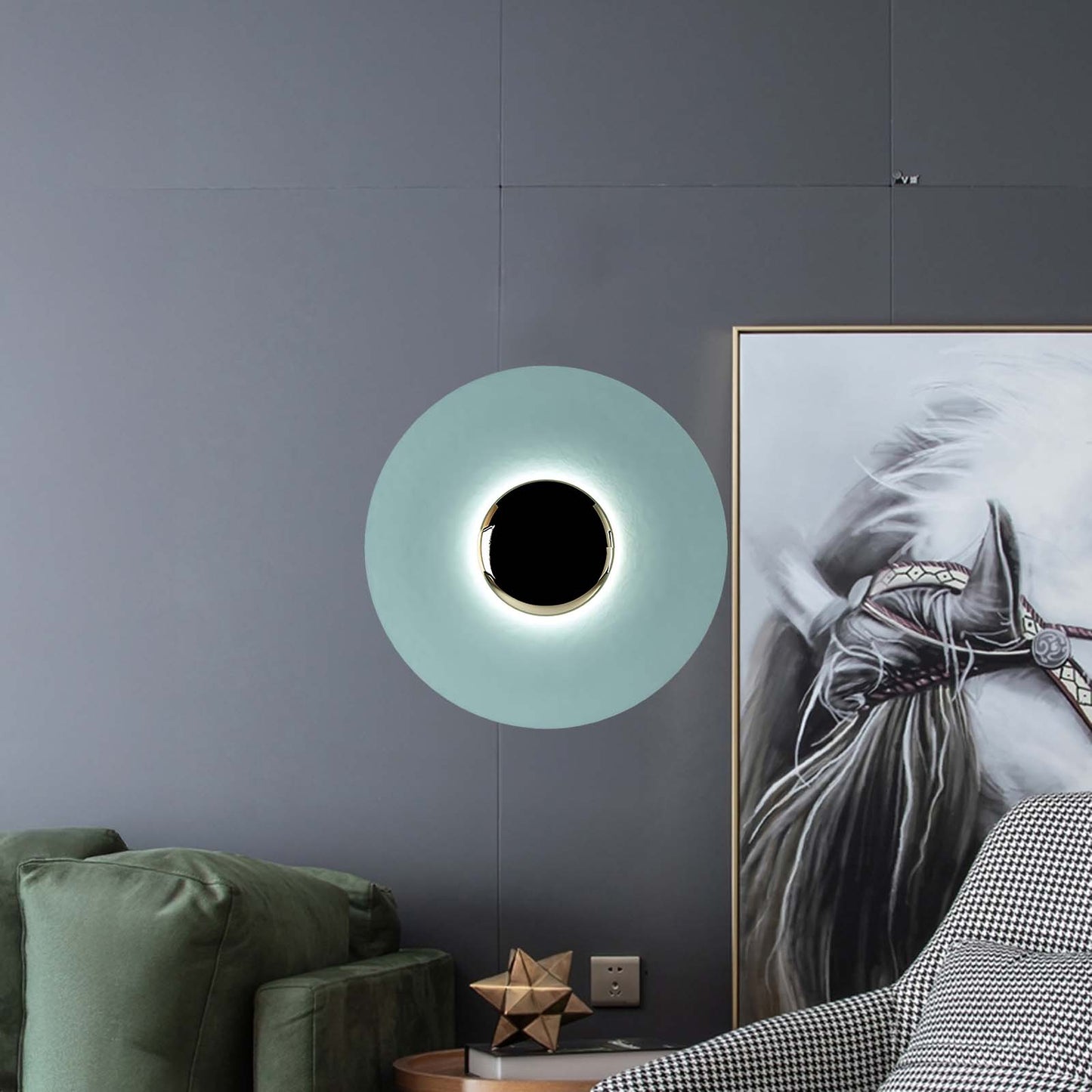 Simplicity Glow Eclectic Metal Wall Light