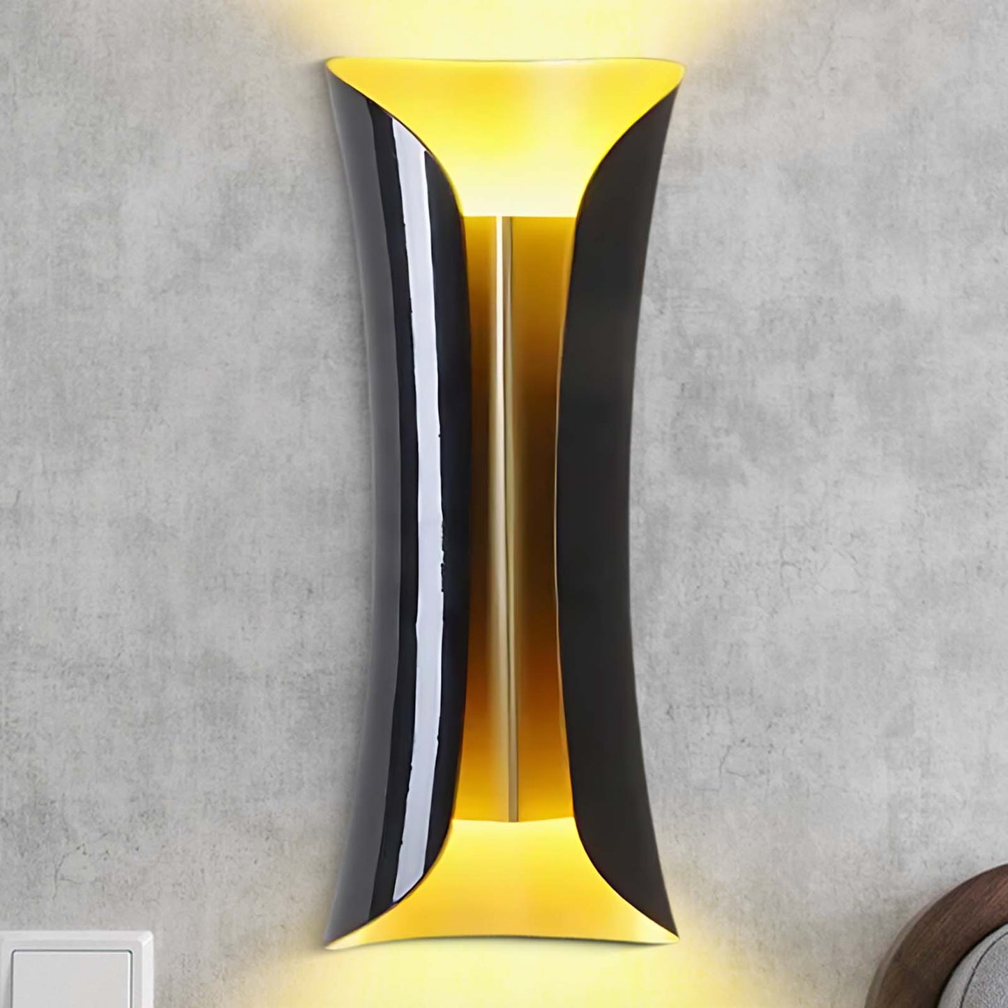 Small Waist Minimalist Metal Wall Lamp