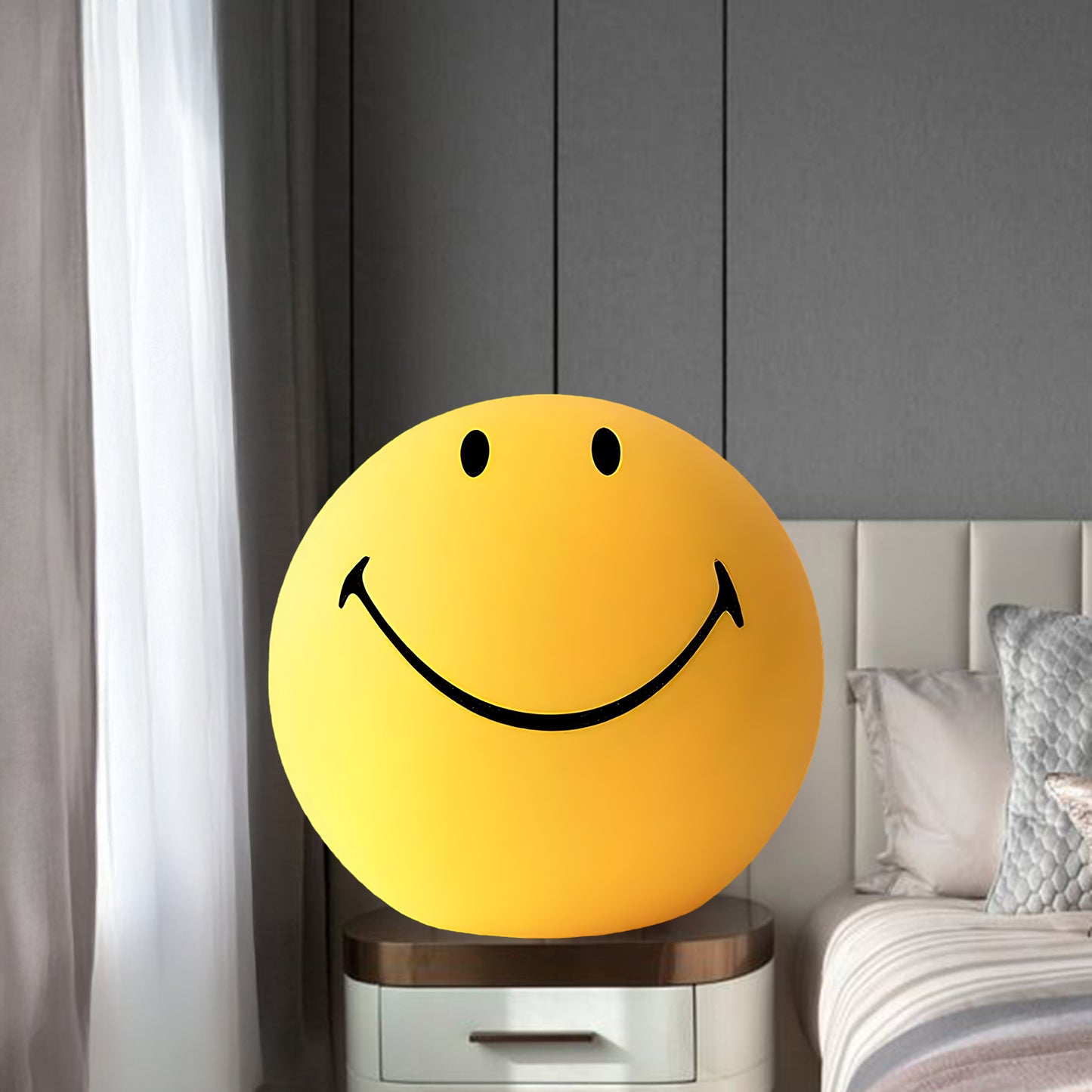 Smiling Art Deco Material Table Lamp