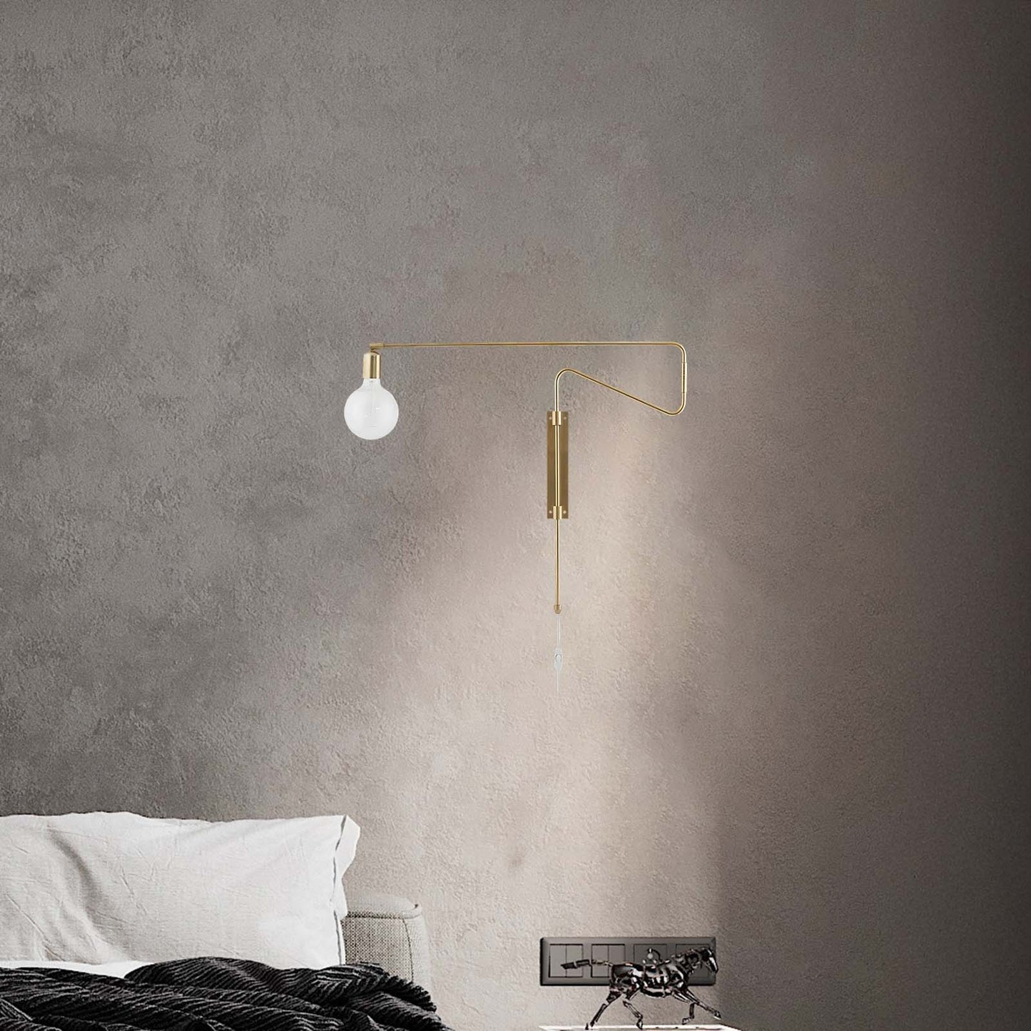 Swing Traditional Brass Wall Lamp