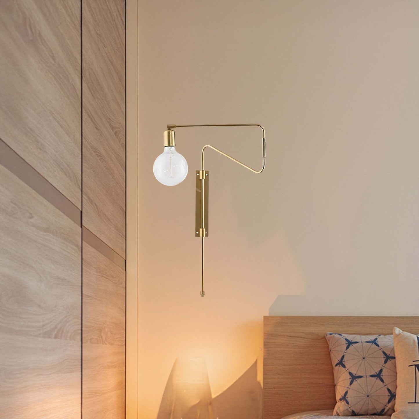 Swing Traditional Brass Wall Lamp