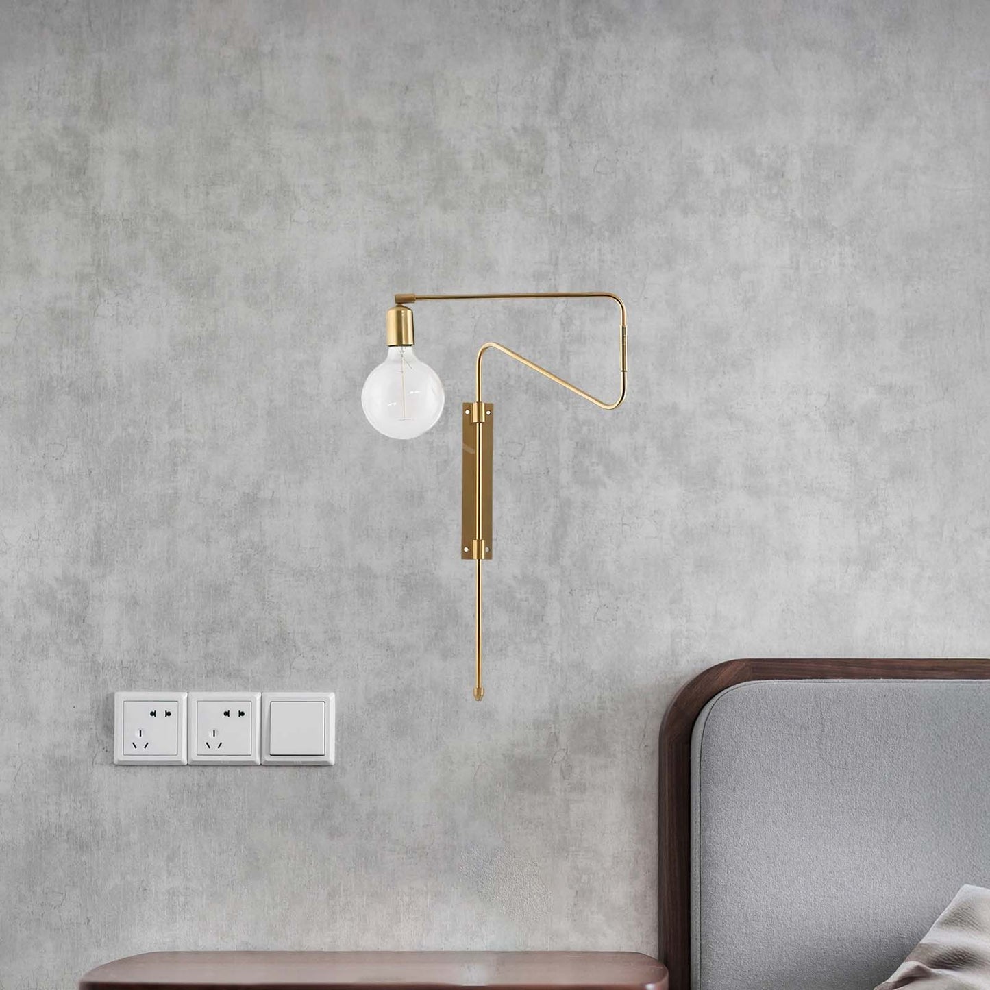 Swing Traditional Brass Wall Lamp