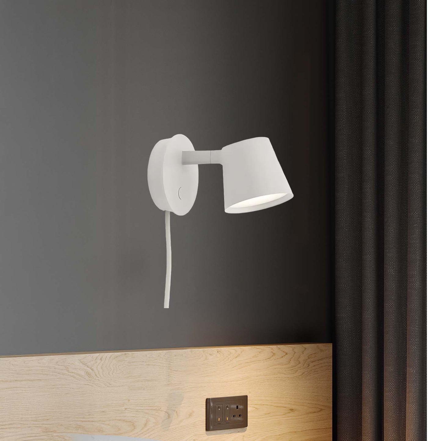 Tip Plug-In Minimalist Aluminum Wall Lamp