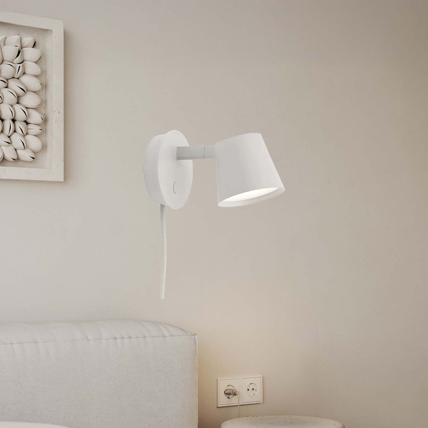 Tip Plug-In Minimalist Aluminum Wall Lamp