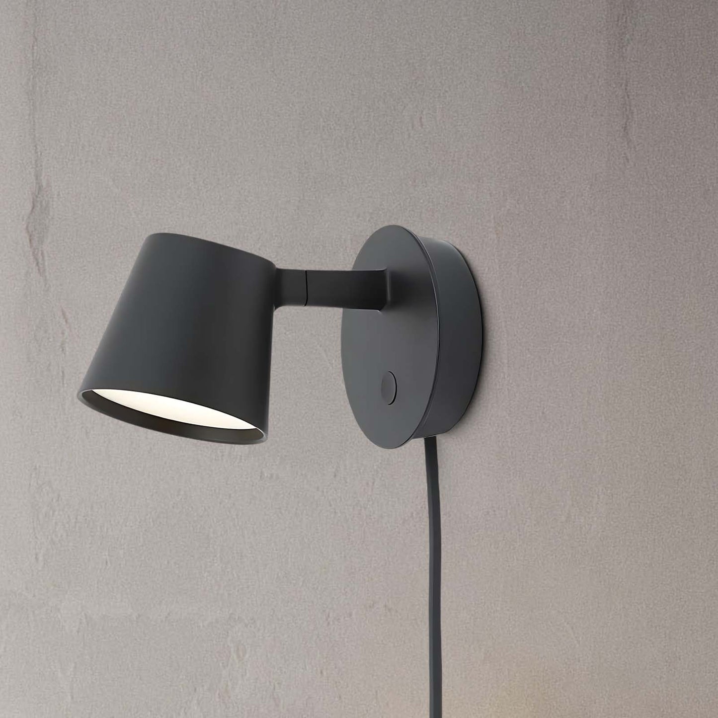 Tip Plug-In Minimalist Aluminum Wall Lamp