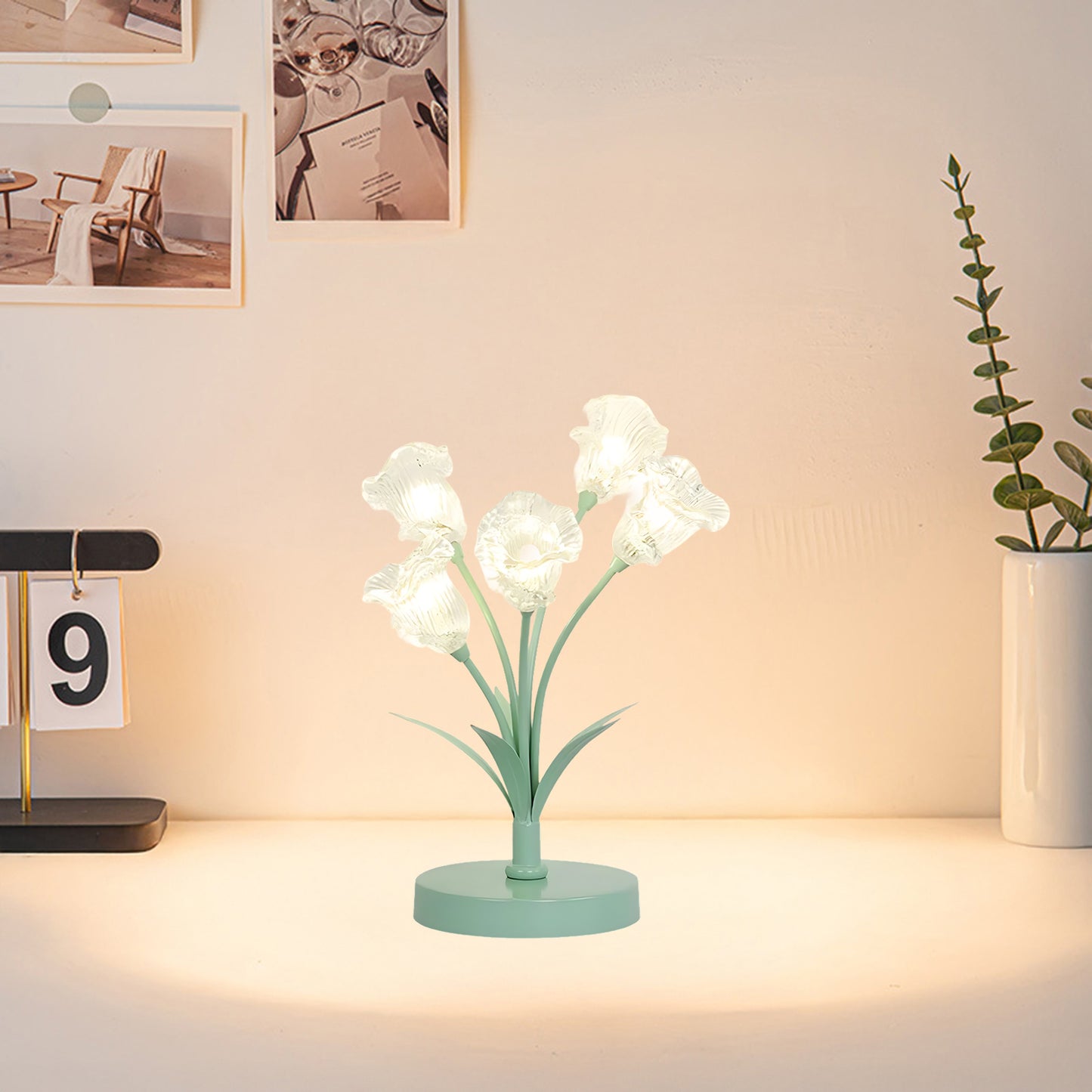 Tulip Flower Modern Crystal Table Lamp