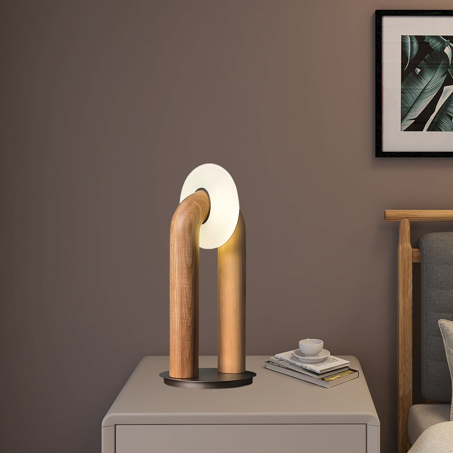 U-Shaped Xuanguang Eclectic Metal Table Lamp