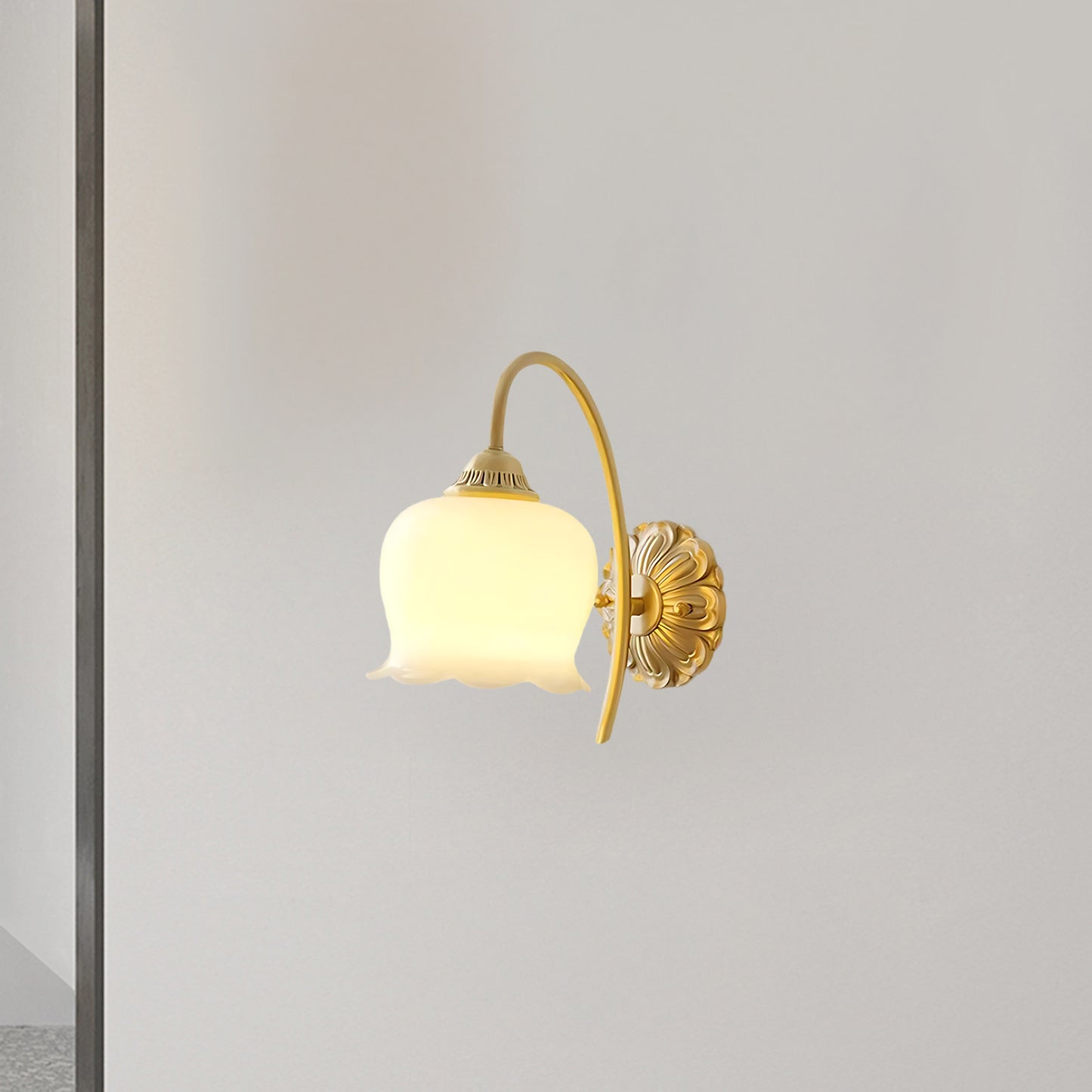 Valley Flower Classic Brass Wall Lamp