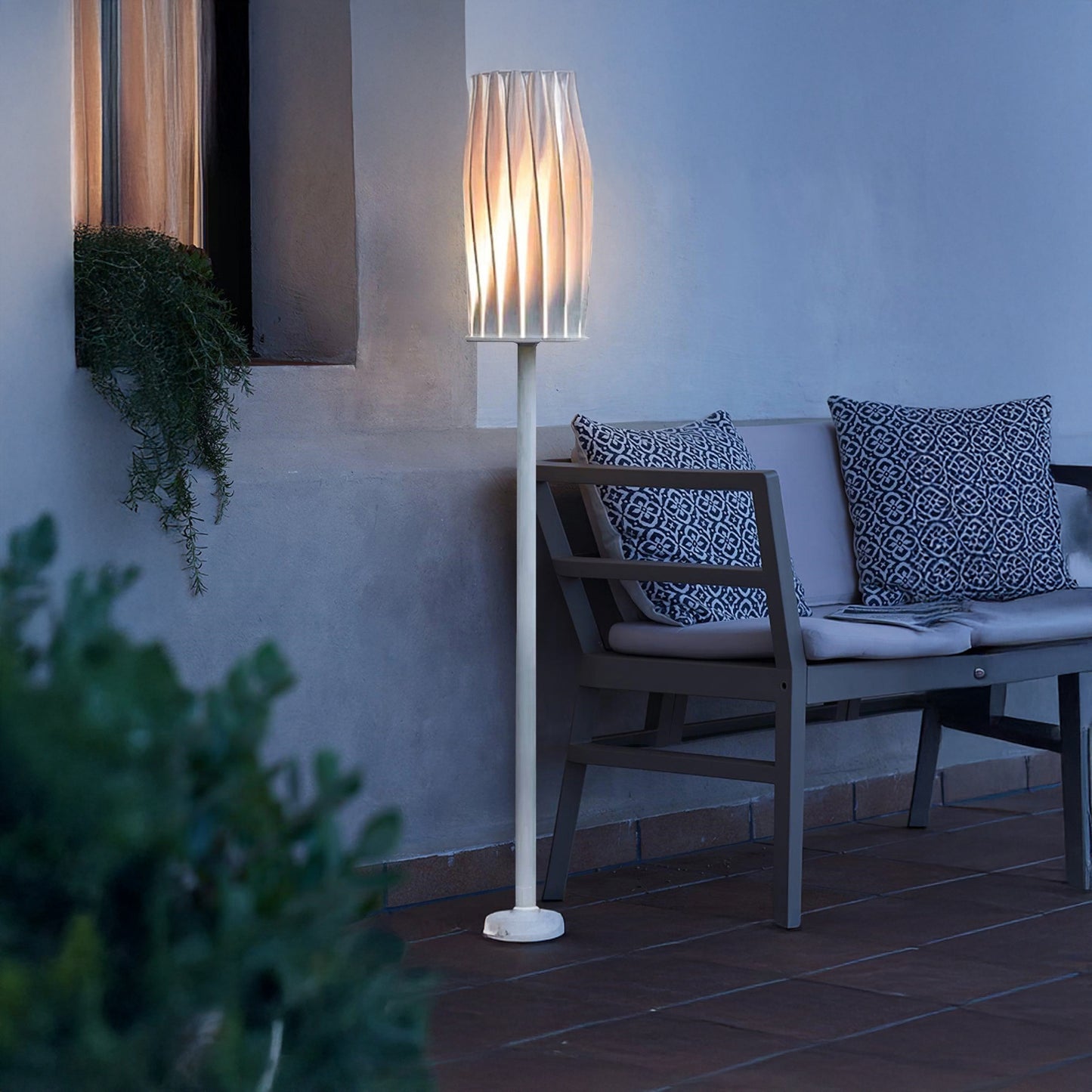 White Column Modern Aluminum Outdoor Light