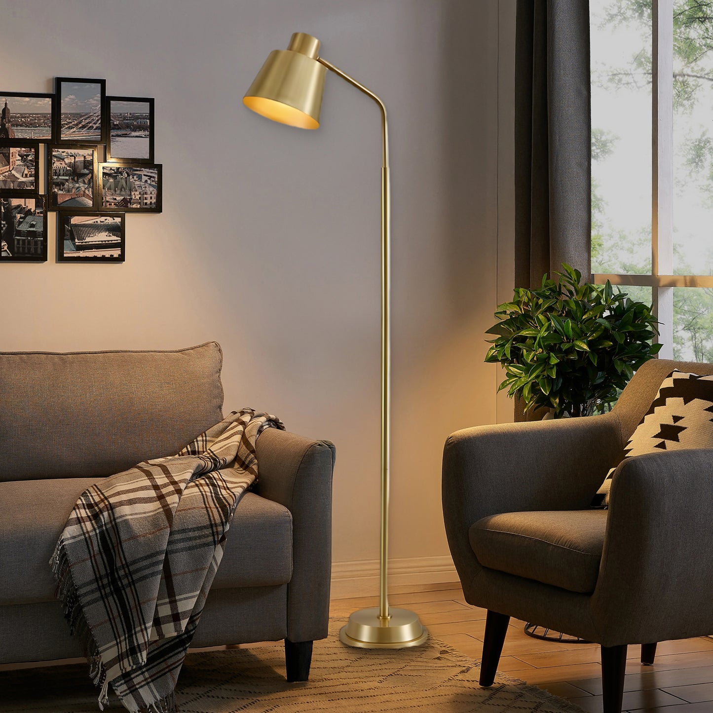 Zeid Minimalist Brass Floor Lamp